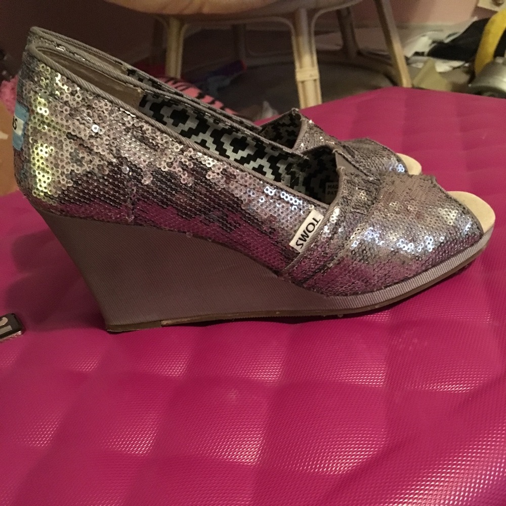 Toms silver worn 1 hour only size 9